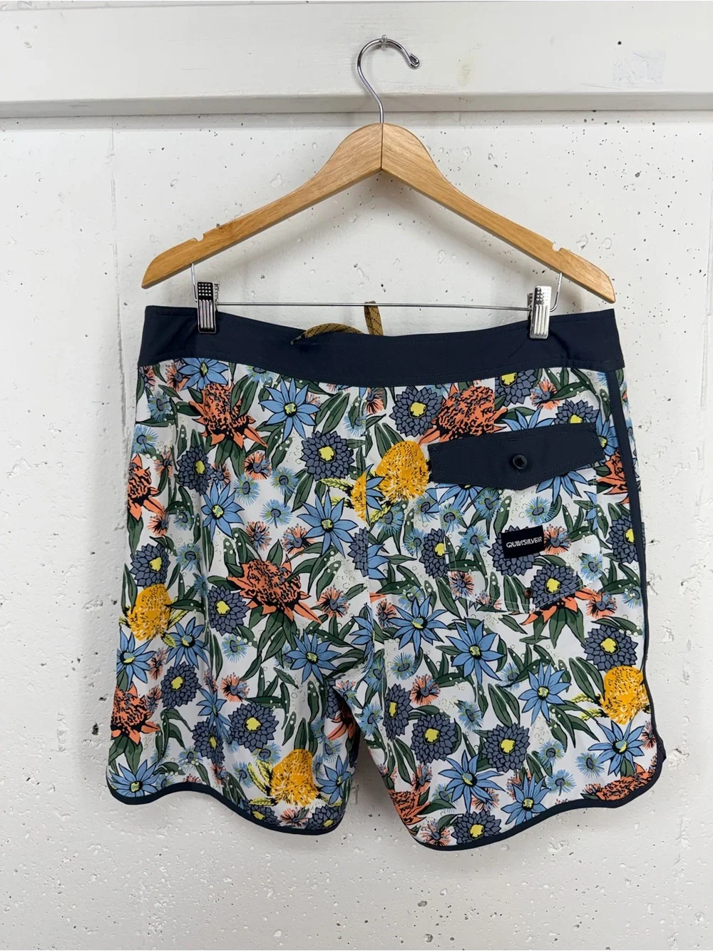 Quicksilver Men’s size 36 50th Anniversary Floral High Line Board Shorts